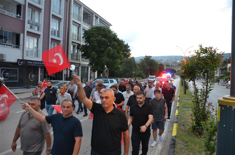 Taşova’da 15 Temmuz Ruhu Tek Yürek Oldu: Anma Programı Yoğun Katılımla Gerçekleştirildi