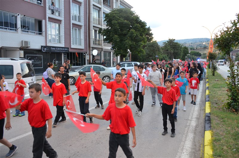 Taşova’da 15 Temmuz Ruhu Tek Yürek Oldu: Anma Programı Yoğun Katılımla Gerçekleştirildi