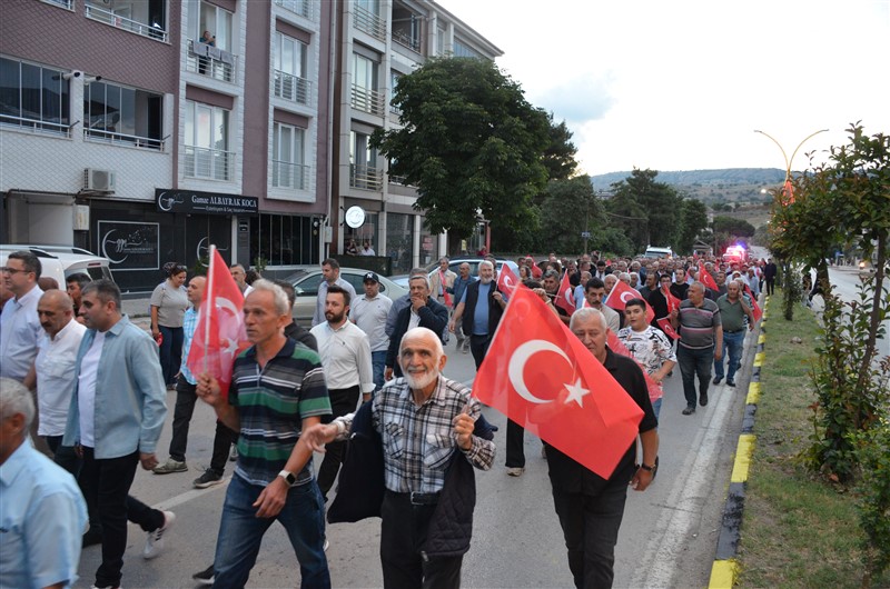 Taşova’da 15 Temmuz Ruhu Tek Yürek Oldu: Anma Programı Yoğun Katılımla Gerçekleştirildi