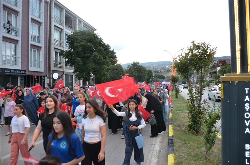 Taşova’da 15 Temmuz Ruhu Tek Yürek Oldu: Anma Programı Yoğun Katılımla Gerçekleştirildi