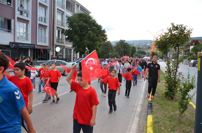 Taşova’da 15 Temmuz Ruhu Tek Yürek Oldu: Anma Programı Yoğun Katılımla Gerçekleştirildi