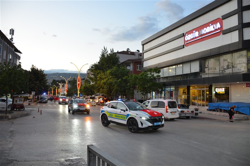 Taşova’da 15 Temmuz Ruhu Tek Yürek Oldu: Anma Programı Yoğun Katılımla Gerçekleştirildi