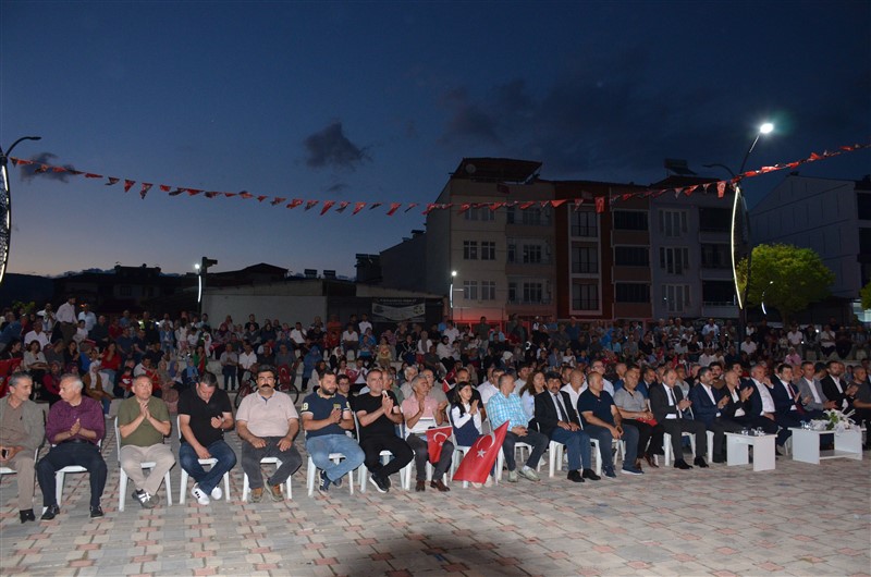 Taşova’da 15 Temmuz Ruhu Tek Yürek Oldu: Anma Programı Yoğun Katılımla Gerçekleştirildi
