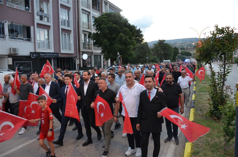 Taşova’da 15 Temmuz Ruhu Tek Yürek Oldu: Anma Programı Yoğun Katılımla Gerçekleştirildi
