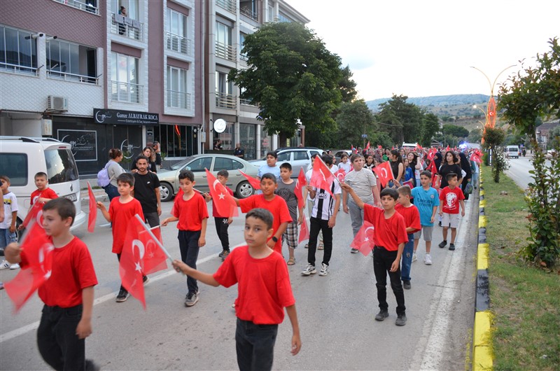 Taşova’da 15 Temmuz Ruhu Tek Yürek Oldu: Anma Programı Yoğun Katılımla Gerçekleştirildi