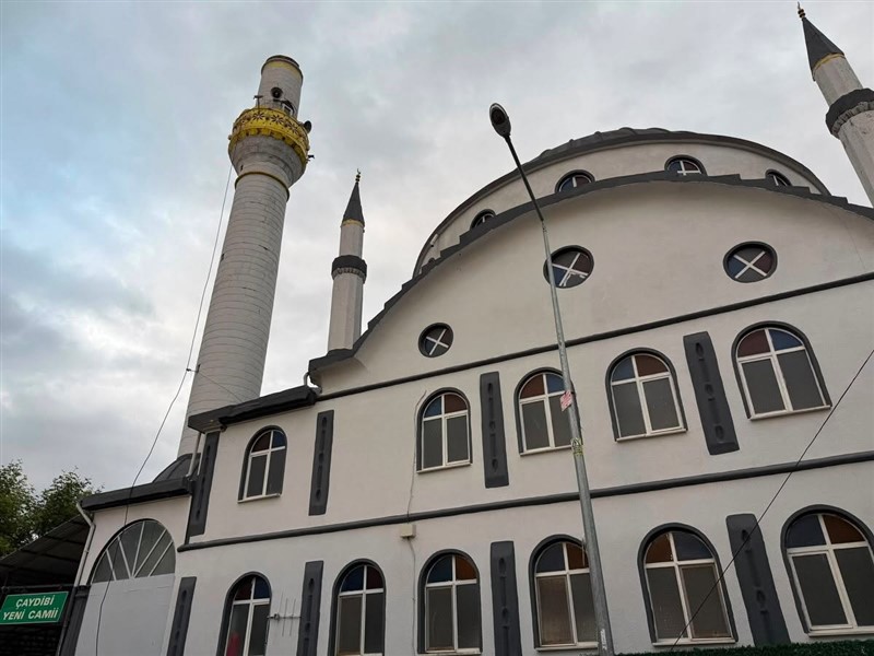 Taşova’da Fırtına ve Dolu Dehşeti: Cami Minaresi Yıkıldı, Hamamı Su Bastı!