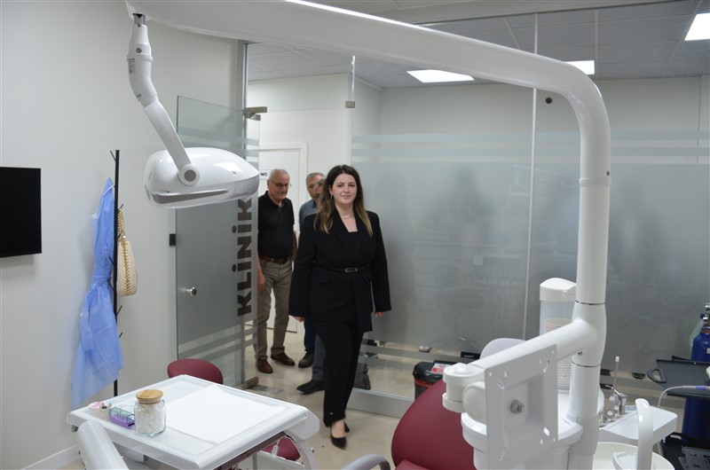 TAŞOVA’DA MODERN DİŞ HEKİMLİĞİ MUAYENEHANESİ HİZMETE AÇILDI