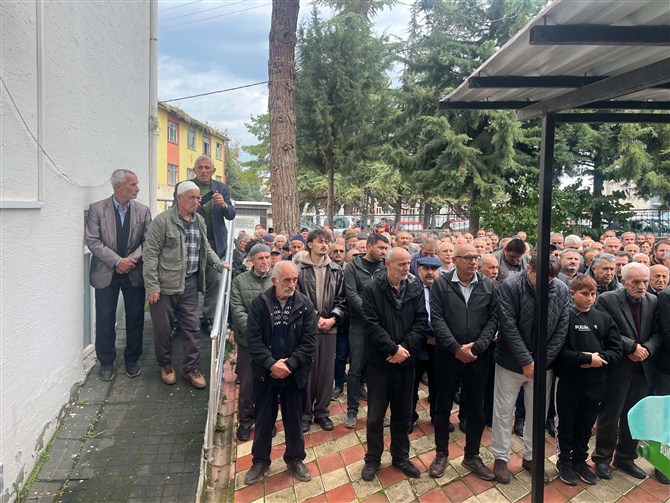 Boğalı Dernek Başkanı Murat Metin Esençay'da toprağa verildi
