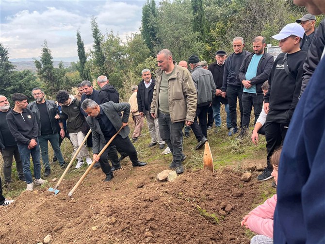 Boğalı Dernek Başkanı Murat Metin Esençay'da toprağa verildi
