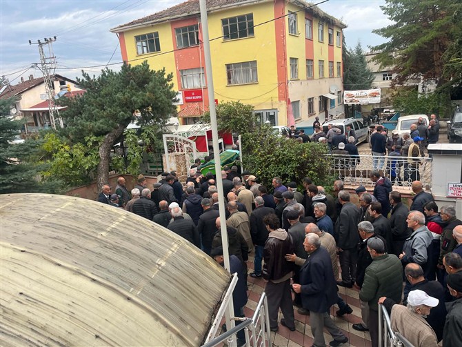 Boğalı Dernek Başkanı Murat Metin Esençay'da toprağa verildi