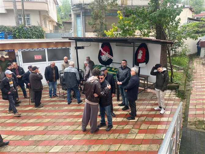 Boğalı Dernek Başkanı Murat Metin Esençay'da toprağa verildi