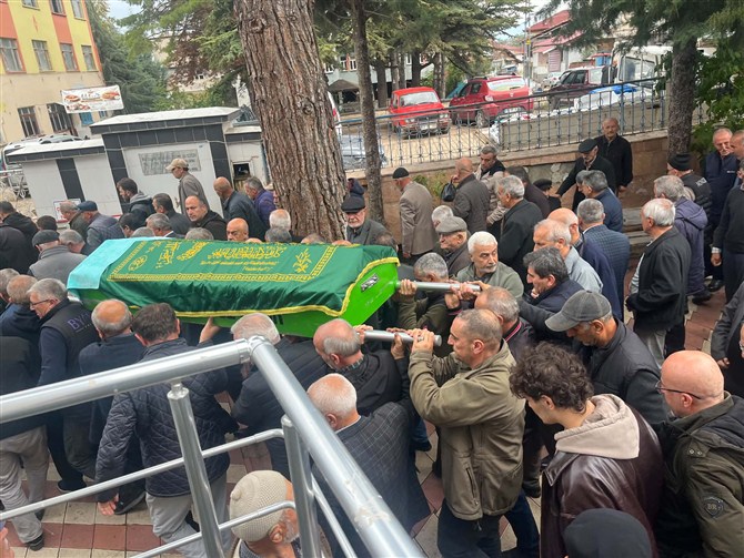 Boğalı Dernek Başkanı Murat Metin Esençay'da toprağa verildi