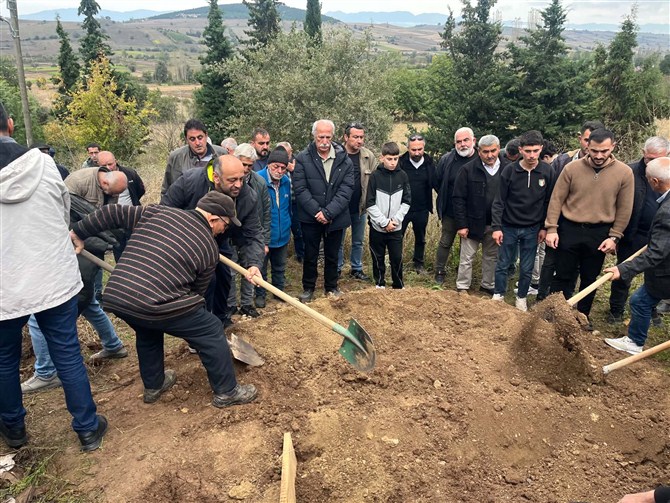 Boğalı Dernek Başkanı Murat Metin Esençay'da toprağa verildi