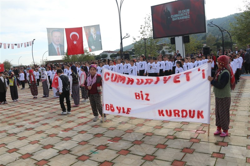 29 Ekim Cumhuriyet Bayramı'nın 103. Yıl Dönümü İlçemizde Coşkuyla Kutlandı