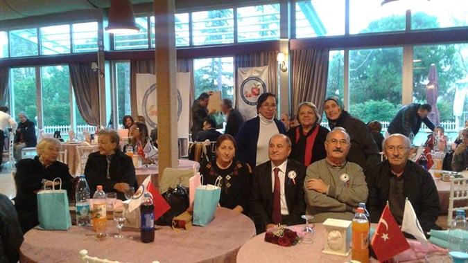 Esençay Köyü Derneği İstanbul Avcılar'da Öğretmenler Günü programı düzenledi