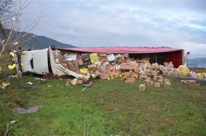 Taşova'da TIR kazası