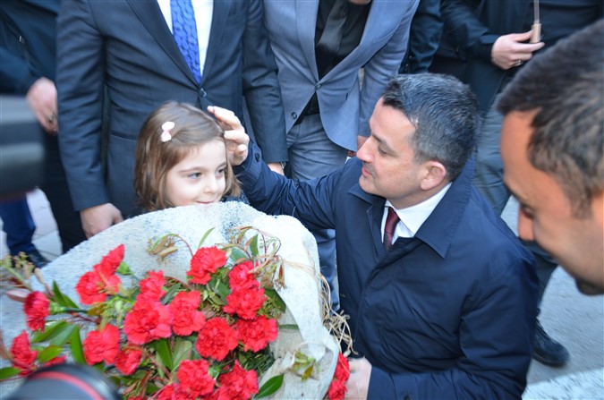 Bakan Pakdemirli Taşova'da Miting Gerçekleştirdi