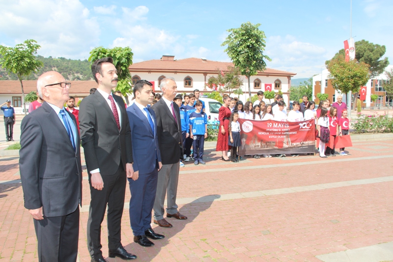19 Mayıs Atatürk'ü Anma, Gençlik ve Spor Bayramının 100. Yılı Çoşku İle Kutlandı