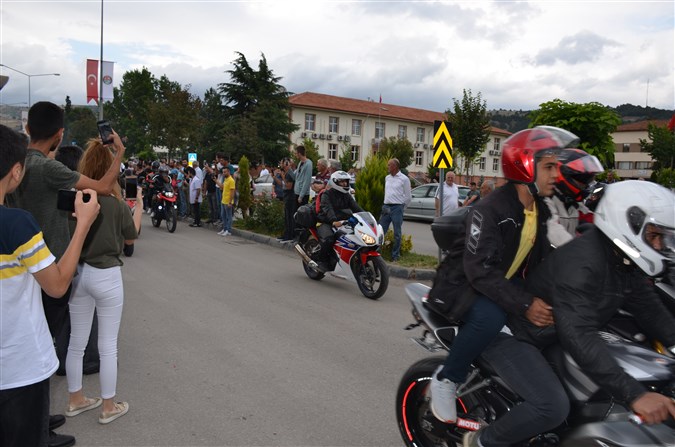 Milli Motosikletçi Kenan Sofuoğlu Taşova'da