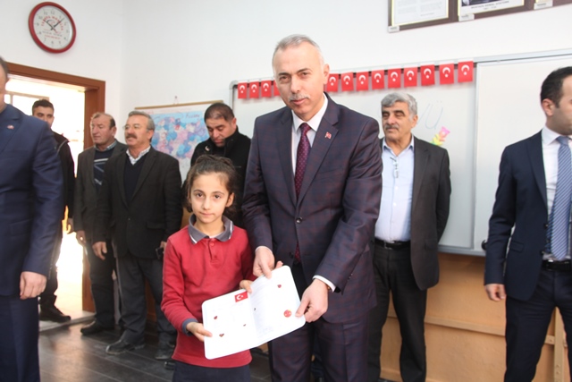 Çaydibi Köyünde Karne Dağıtım Töreni Düzenlendi