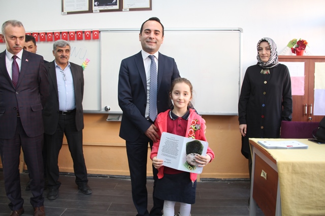 Çaydibi Köyünde Karne Dağıtım Töreni Düzenlendi
