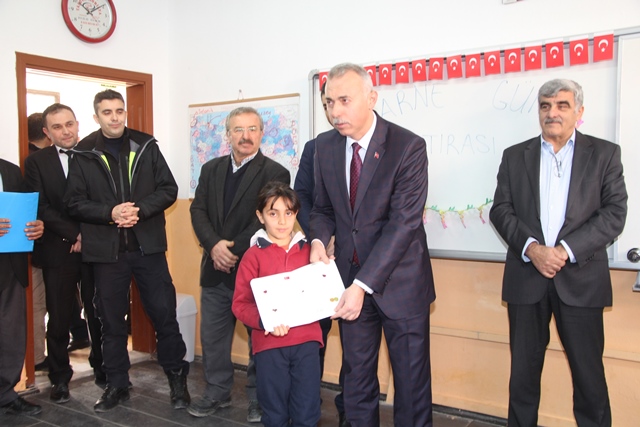 Çaydibi Köyünde Karne Dağıtım Töreni Düzenlendi