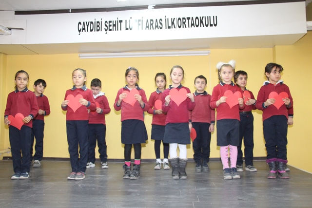 Çaydibi Köyünde Karne Dağıtım Töreni Düzenlendi