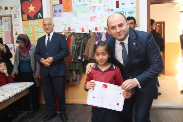Çaydibi Köyünde Karne Dağıtım Töreni Düzenlendi