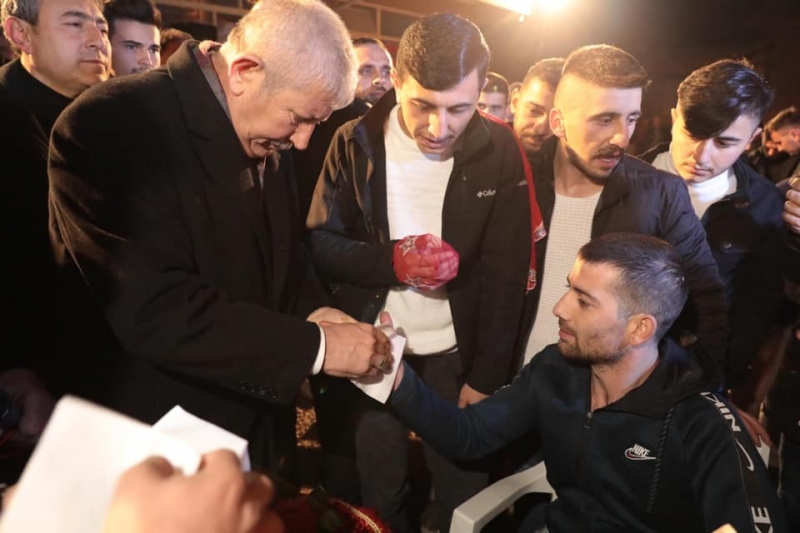 Başkan Sarı,Çaydibi'nde Asker Eğlencesine Katıldı