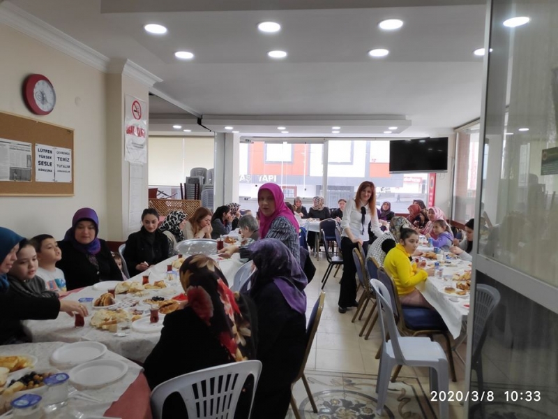 Boraboy Derneği Esenyurt, Sultanbeyli ve Ankara'da Kadınlar Günü Programı Düzenledi