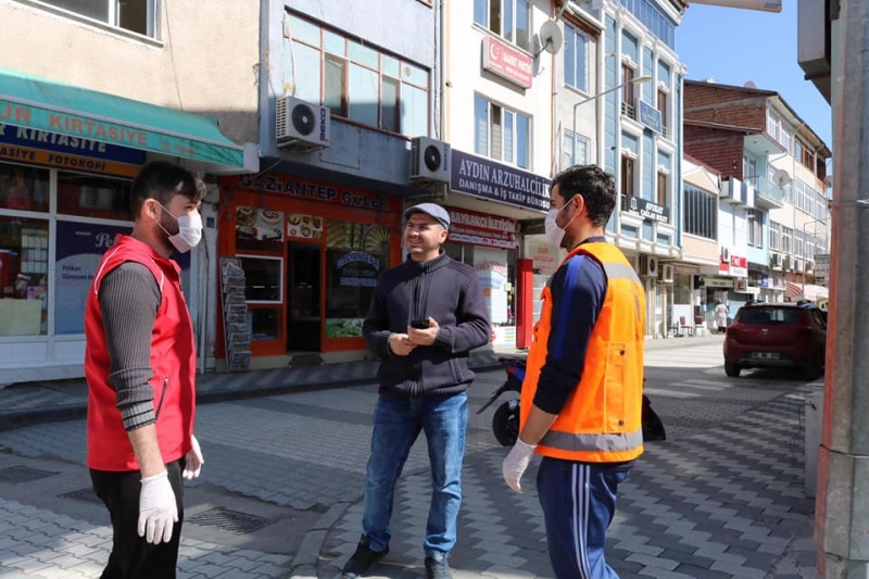 Taşova'da Vatandaşlara Koronavirüs Bilgilendirmesi