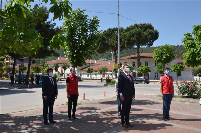 19 Mayıs Atatürk'ü Anma, Gençlik ve Spor Bayramı Kapsamında Çelenk Sunma Töreni Gerçekleştirildi