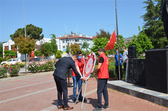 19 Mayıs Atatürk'ü Anma, Gençlik ve Spor Bayramı Kapsamında Çelenk Sunma Töreni Gerçekleştirildi