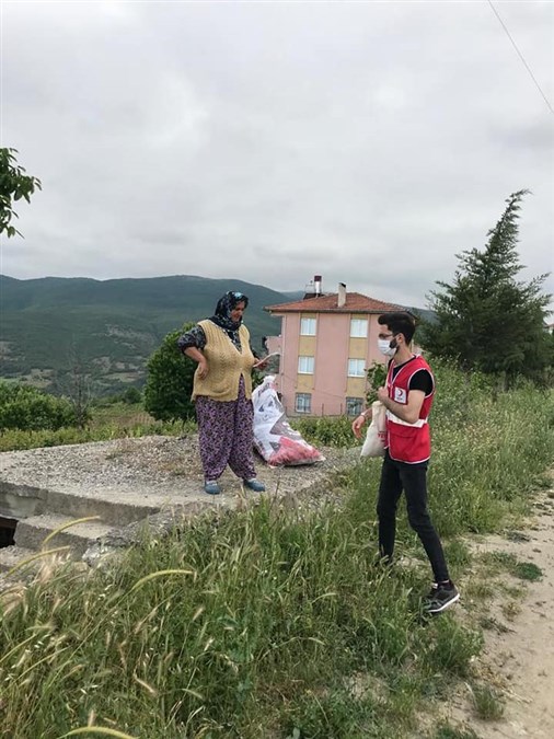 Kızılay Amasya ve Taşova Yaylalarındaki Köylerde Maske ve Dezenfektan Dağıttı