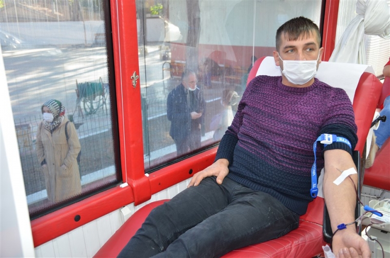 Kızılay Kan Toplama Aracı Taşova'da