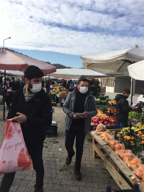 CHP Gençlik Kolları Taşova'da Maske Dağıttı