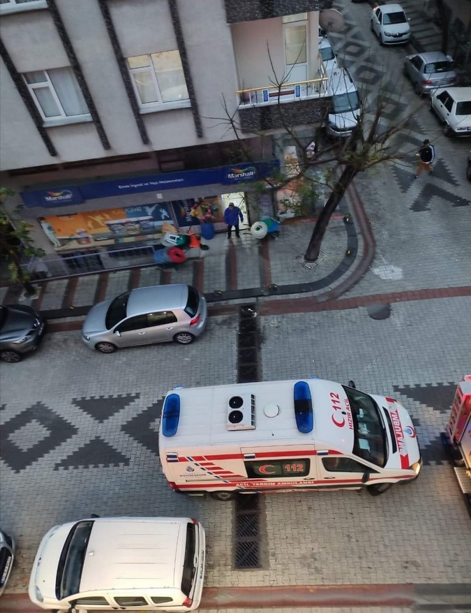 Lodos Nedeniyle Çatıdan Düşen Parça PULUR'a İsabet etti