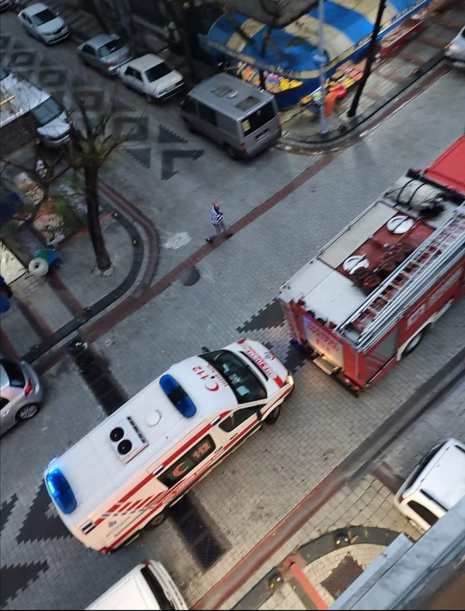 Lodos Nedeniyle Çatıdan Düşen Parça PULUR'a İsabet etti