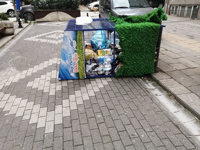 Lodos Nedeniyle Çatıdan Düşen Parça PULUR'a İsabet etti