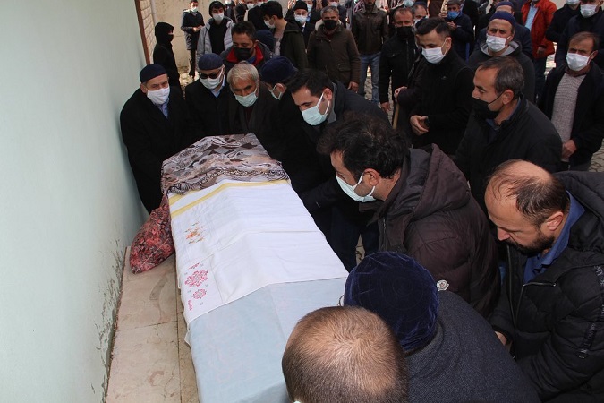Sofualan köyü muhtarı Öztemür'un Annesi Son Yolculuğuna Uğurlandı