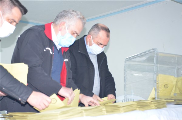Taşova Esnaf ve Sanatkarlar Odası Başkanı Mahmut Temiz Oldu
