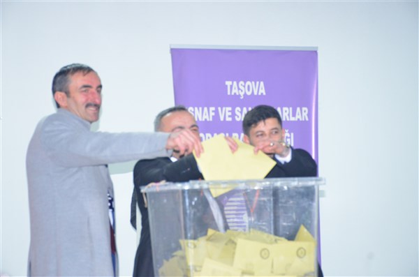 Taşova Esnaf ve Sanatkarlar Odası Başkanı Mahmut Temiz Oldu