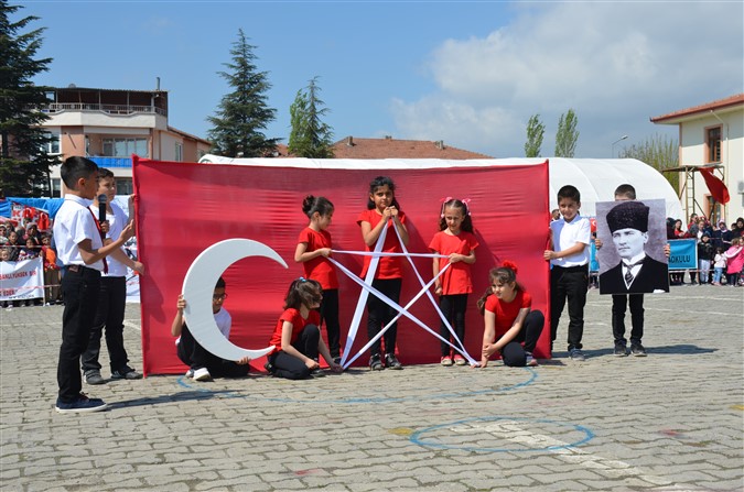23 Nisan Ulusal Egemenlik ve Çocuk Bayramı İlçemizde Coşku ile Kutlandı.