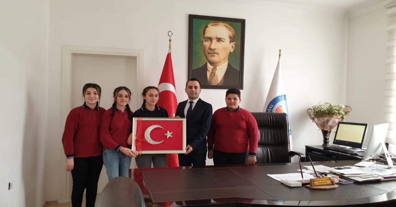 Akınoğlu Ortaokulu Öğretmen ve Öğrencilerinden, Kaymakam Çelik'e Ziyaret