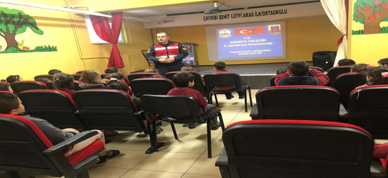 Amasya İl Jandarma Komutanlığı'ndan Öğrencilere Trafik Eğitim Seminerleri