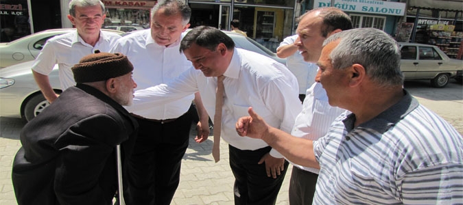 CHP AMASYA  ADAYI MUSTAFA TUNCER TAŞOVA DA İŞÇİLERLE TABLDOT YEDİ
