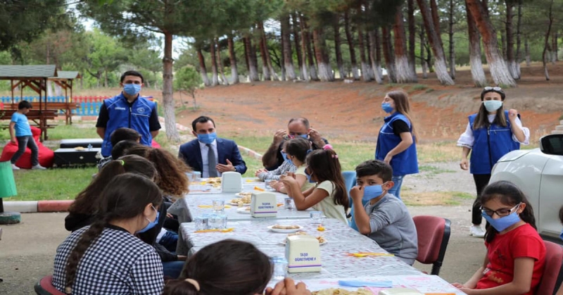 Kaymakam Çelik, 5 Haziran Dünya Çevre Günü Münasebetiyle Uluköy Şehit Mustafa Düzgün İlk-Orta Okulunu Ziyaret Etti