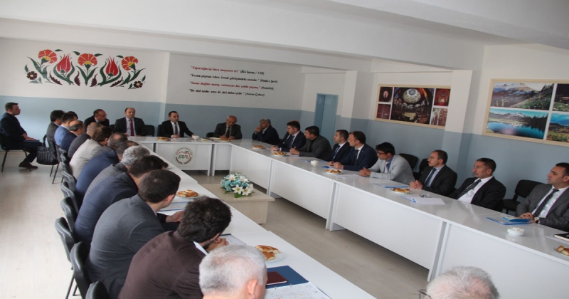 Kaymakam Çelik Okul Müdürleriyle Toplantı Yaptı