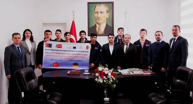 Kaymakam Okan Yenidünya Almanya'ya Gidecek Öğrencileri Kabul Etti
