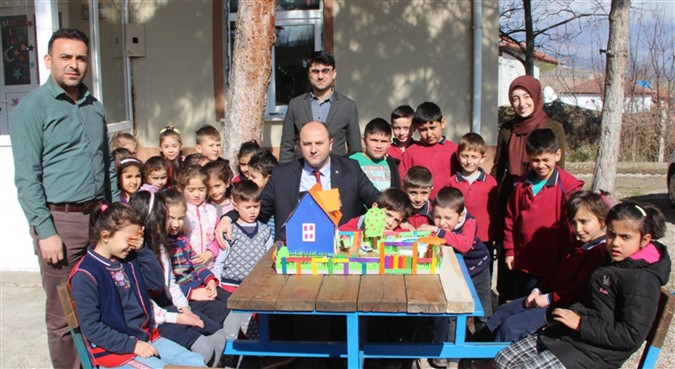 Mustafa Tümer'den Köy Okullarına Ziyaret